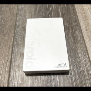 Mint Polaroid pocket printer